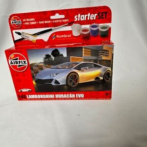 Airfix 1:43 Scale Lamborghini Huracan Evo Plastic Model Starter Kit ~ Brand New!